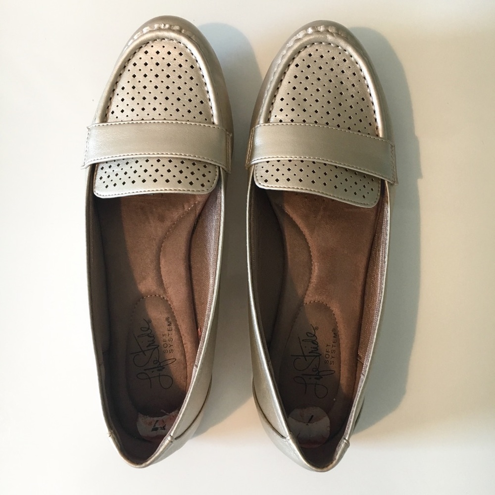 Great GOLD loafer!
